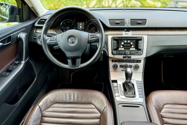 Volkswagen Passat Exclusive 2.0 TDI 177 KM 4Motion zdjęcie 19
