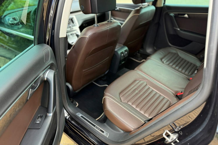 Volkswagen Passat Exclusive 2.0 TDI 177 KM 4Motion zdjęcie 21
