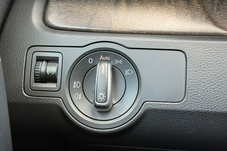 Volkswagen Passat Exclusive 2.0 TDI 177 KM 4Motion zdjęcie 24