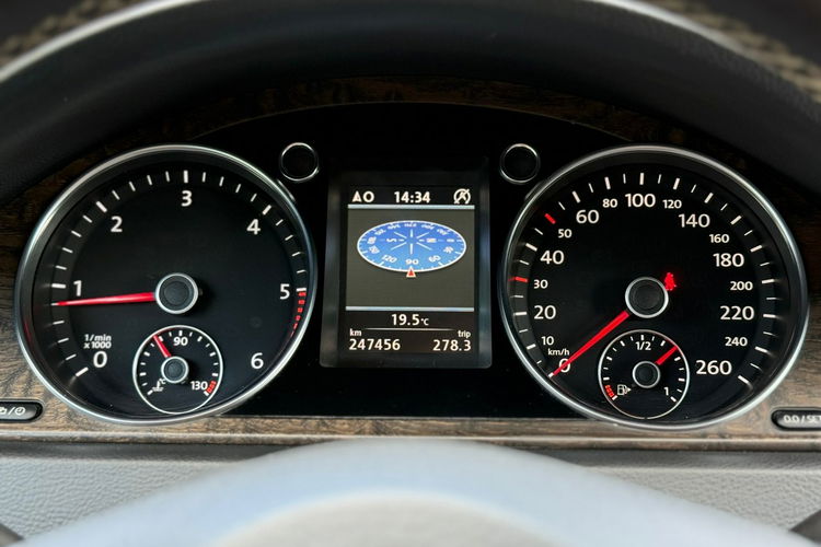 Volkswagen Passat Exclusive 2.0 TDI 177 KM 4Motion zdjęcie 25
