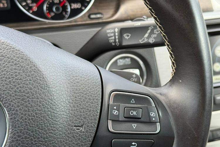 Volkswagen Passat Exclusive 2.0 TDI 177 KM 4Motion zdjęcie 27