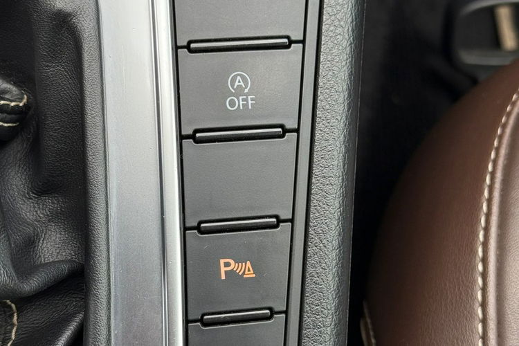 Volkswagen Passat Exclusive 2.0 TDI 177 KM 4Motion zdjęcie 33