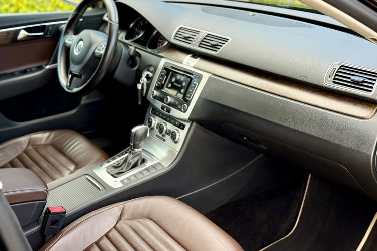 Volkswagen Passat Exclusive 2.0 TDI 177 KM 4Motion zdjęcie 7