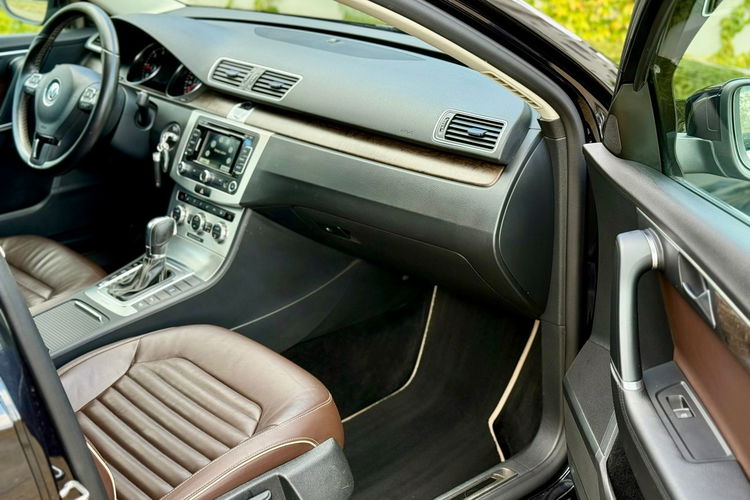 Volkswagen Passat Exclusive 2.0 TDI 177 KM 4Motion zdjęcie 8