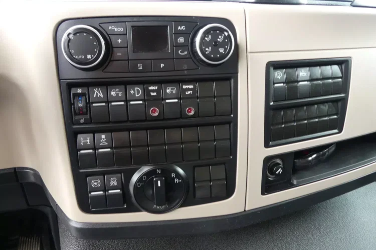 MAN TGM 12.250 / EURO 6 / KONTENER + WINDA / PRZEBIEG 90 tys km / zdjęcie 28