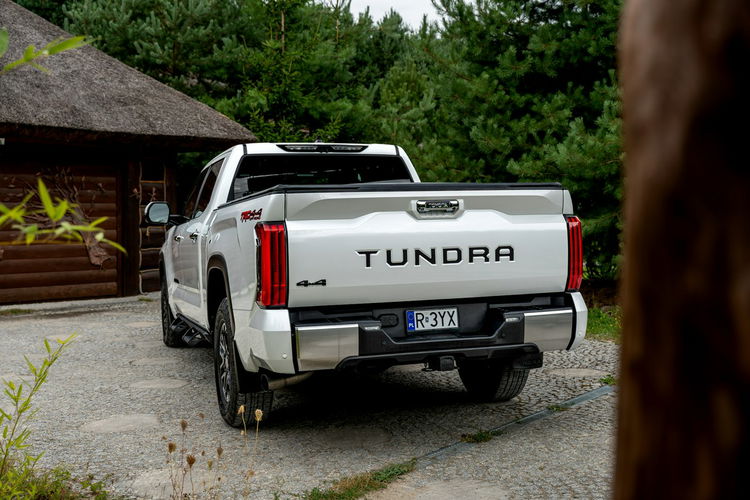 Toyota Tundra II Crewmax Platinum / TRD / 3.5 V6 389KM / 4x4 / Bezwypadkowy / 2023 zdjęcie 15