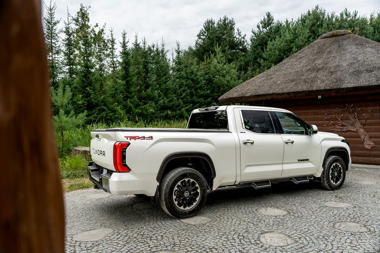 Toyota Tundra II Crewmax Platinum / TRD / 3.5 V6 389KM / 4x4 / Bezwypadkowy / 2023 zdjęcie 30