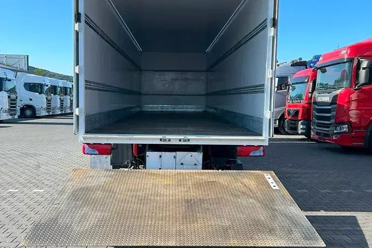 MAN TGS / 26.360 / EURO 6 / KONTENER + WINDA / 23 PALETY / DŁ. 9.3 M zdjęcie 10