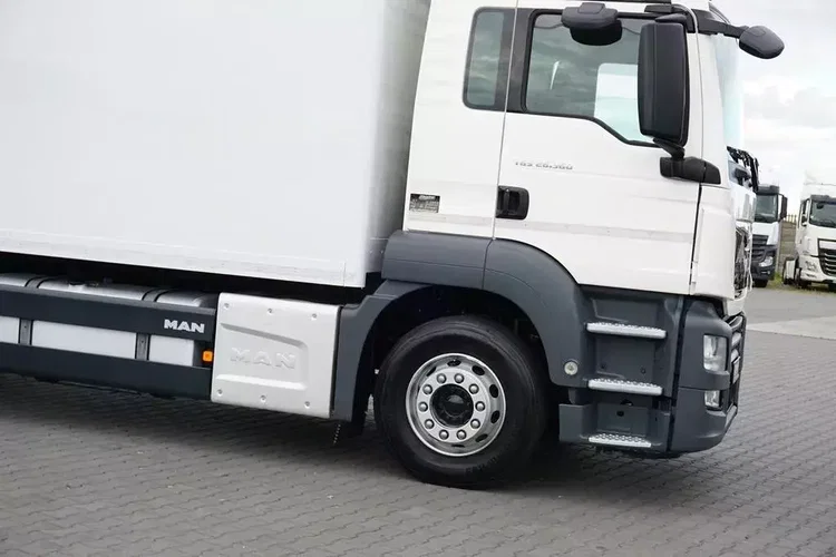 MAN TGS / 26.360 / EURO 6 / KONTENER + WINDA / 23 PALETY / DŁ. 9.3 M zdjęcie 18