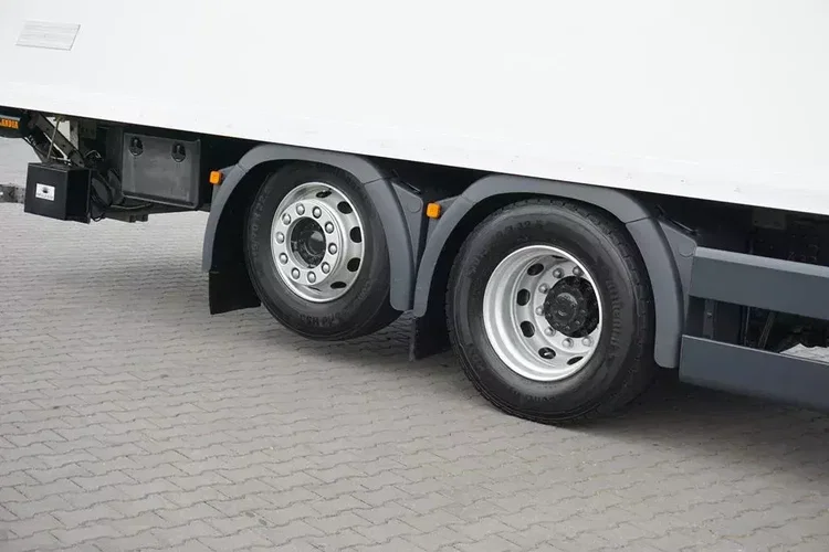 MAN TGS / 26.360 / EURO 6 / KONTENER + WINDA / 23 PALETY / DŁ. 9.3 M zdjęcie 19