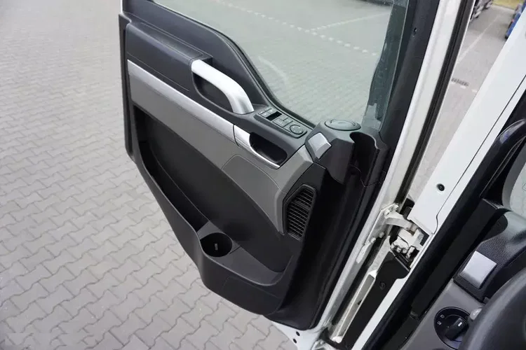 MAN TGS / 26.360 / EURO 6 / KONTENER + WINDA / 23 PALETY / DŁ. 9.3 M zdjęcie 21