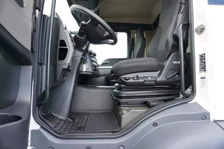 MAN TGS / 26.360 / EURO 6 / KONTENER + WINDA / 23 PALETY / DŁ. 9.3 M zdjęcie 25