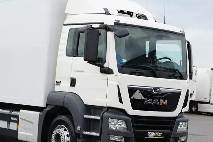 MAN TGS / 26.360 / EURO 6 / KONTENER + WINDA / 23 PALETY / DŁ. 9.3 M zdjęcie 38