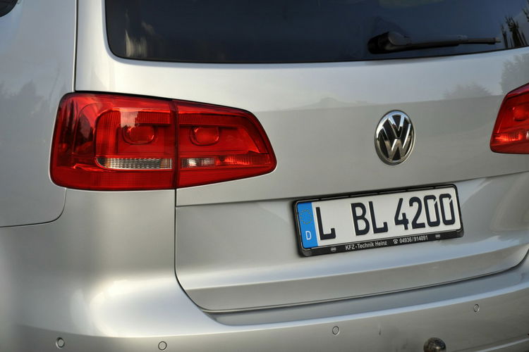 Volkswagen Touran 1.6TDI(105KM) Duża Navi Klimatronik Asys.Parkowania Welur Reling Alu16 zdjęcie 11