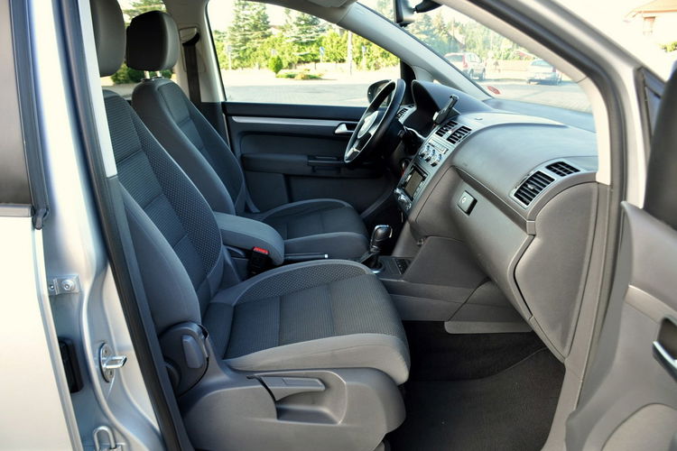 Volkswagen Touran 1.6TDI(105KM) Duża Navi Klimatronik Asys.Parkowania Welur Reling Alu16 zdjęcie 12