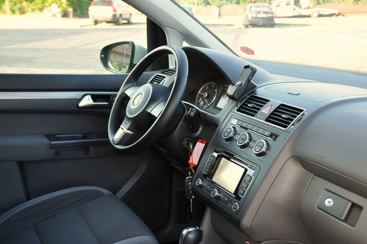 Volkswagen Touran 1.6TDI(105KM) Duża Navi Klimatronik Asys.Parkowania Welur Reling Alu16 zdjęcie 13