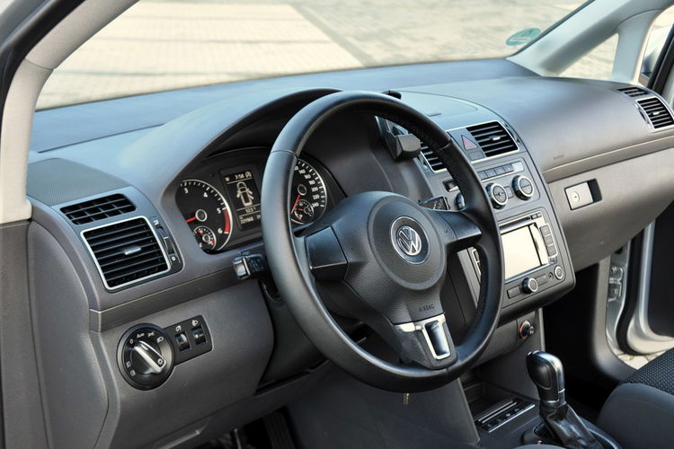 Volkswagen Touran 1.6TDI(105KM) Duża Navi Klimatronik Asys.Parkowania Welur Reling Alu16 zdjęcie 16