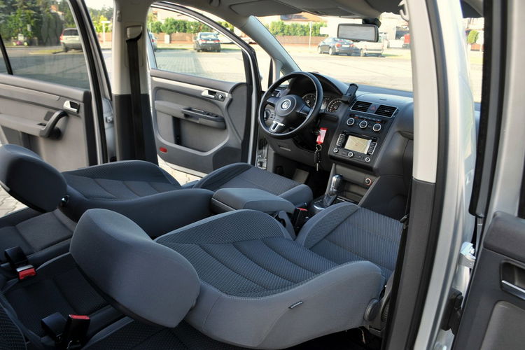 Volkswagen Touran 1.6TDI(105KM) Duża Navi Klimatronik Asys.Parkowania Welur Reling Alu16 zdjęcie 17