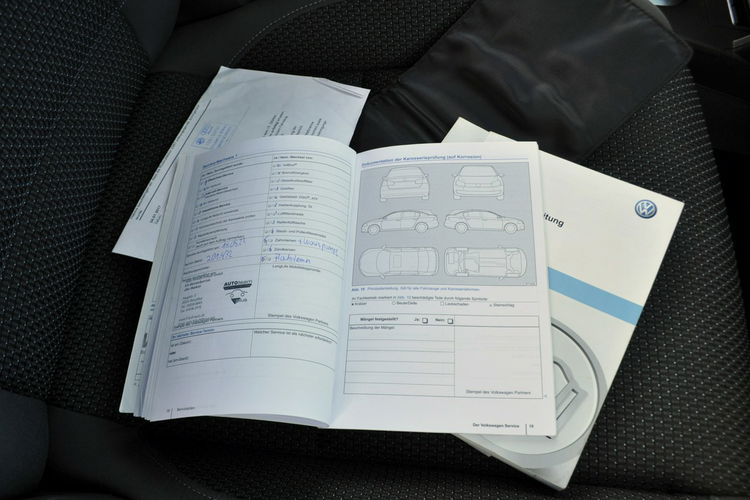 Volkswagen Touran 1.6TDI(105KM) Duża Navi Klimatronik Asys.Parkowania Welur Reling Alu16 zdjęcie 30