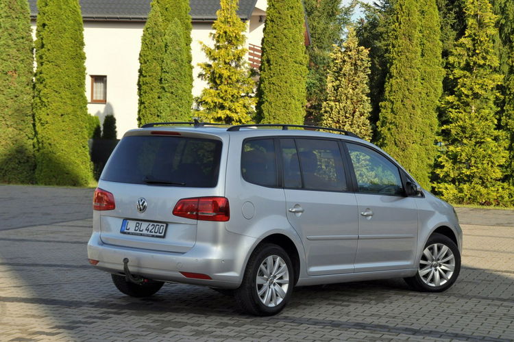 Volkswagen Touran 1.6TDI(105KM) Duża Navi Klimatronik Asys.Parkowania Welur Reling Alu16 zdjęcie 4