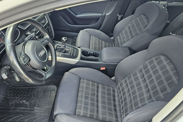 Audi A4 model 2015 , biała perła, bezwypadkowy , serwiowany, led, hak zdjęcie 9