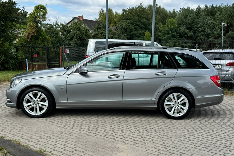 Mercedes C 180 LIFT Benzyna Nowy Rozrząd BDB stan zdjęcie 9