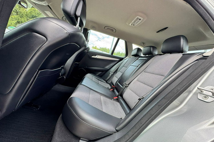 Mercedes C 180 LIFT Benzyna Nowy Rozrząd BDB stan zdjęcie 20