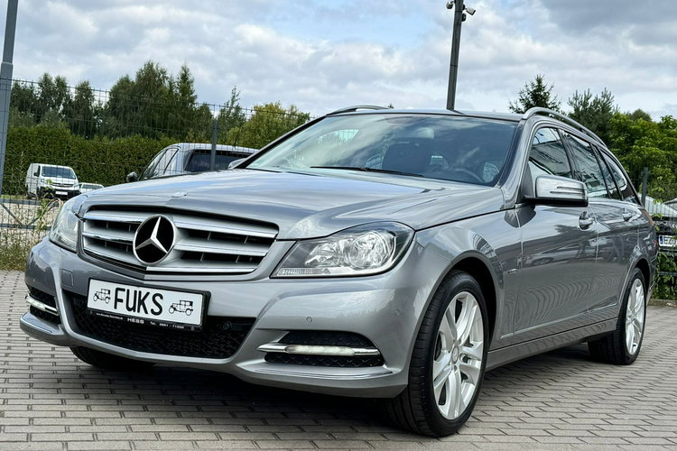 Mercedes C 180 LIFT Benzyna Nowy Rozrząd BDB stan zdjęcie 2