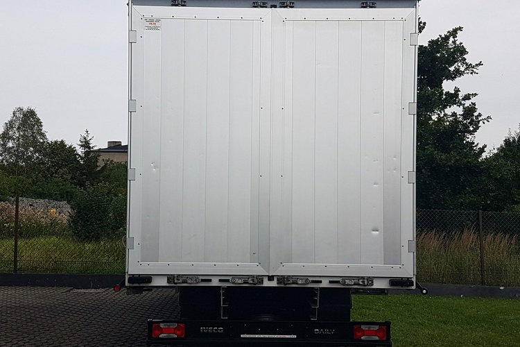 Iveco Daily 50C18 V DAILY 12EP PLANDEKA FIRANKA 5.11x2.45x2.35 SPANIE DMC 3500KG SKRZYNIA zdjęcie 10