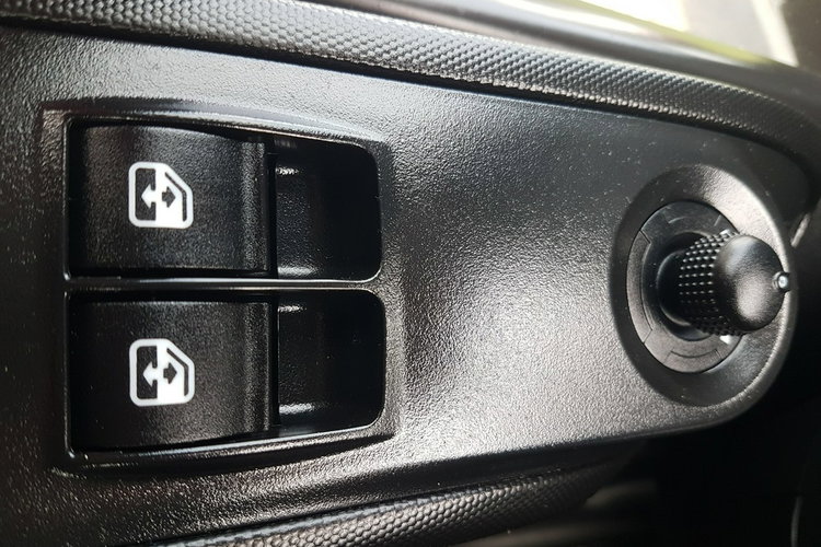 Iveco Daily 50C18 V DAILY 12EP PLANDEKA FIRANKA 5.11x2.45x2.35 SPANIE DMC 3500KG SKRZYNIA zdjęcie 4