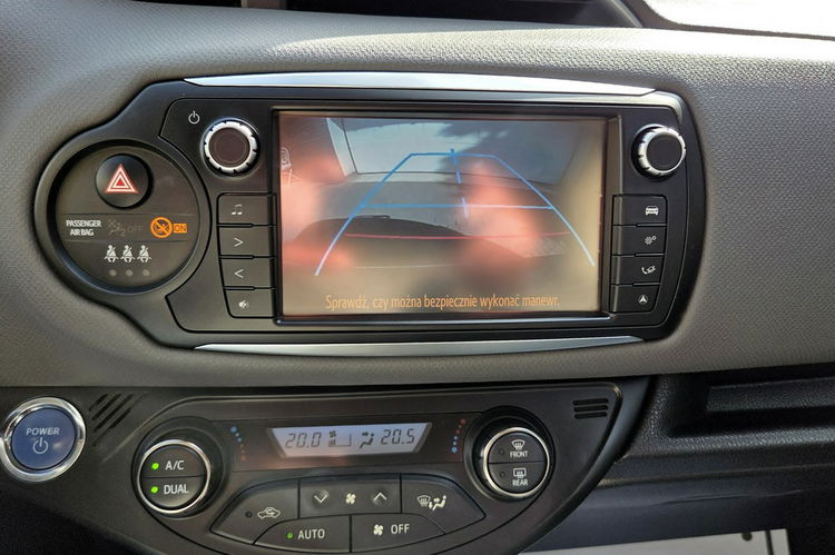 Toyota Yaris Hybrid 100 KM , Premium , Kamera, Salon PL, I WŁ, Serwis ASO, zdjęcie 22