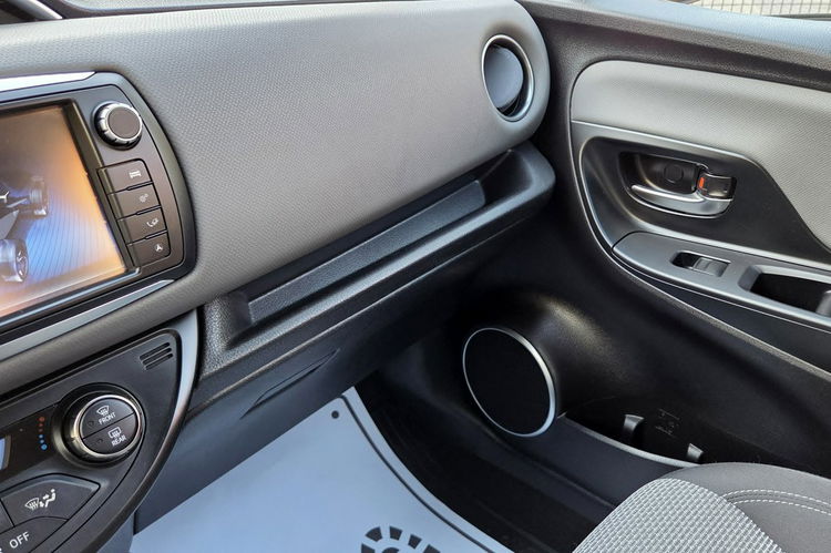 Toyota Yaris Hybrid 100 KM , Premium , Kamera, Salon PL, I WŁ, Serwis ASO, zdjęcie 34