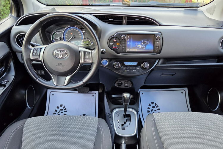 Toyota Yaris Hybrid 100 KM , Premium , Kamera, Salon PL, I WŁ, Serwis ASO, zdjęcie 38