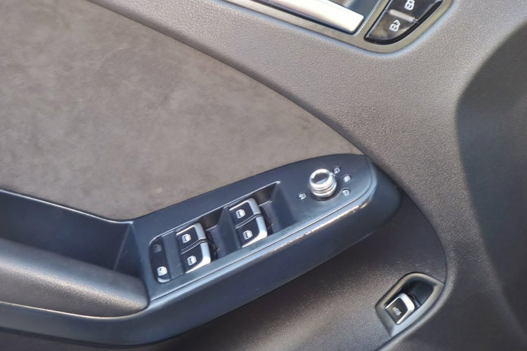 Audi A4 Navi Serwis Alu S-Line zdjęcie 23