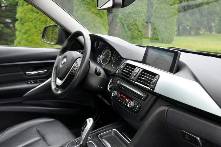 BMW 335 3.0d(313KM) xDrive Led Xenon Navi Head Up Skóry Szyber 2xPdc Alu17"ASO zdjęcie 18