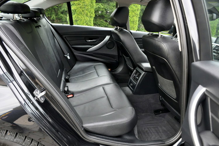 BMW 335 3.0d(313KM) xDrive Led Xenon Navi Head Up Skóry Szyber 2xPdc Alu17"ASO zdjęcie 19