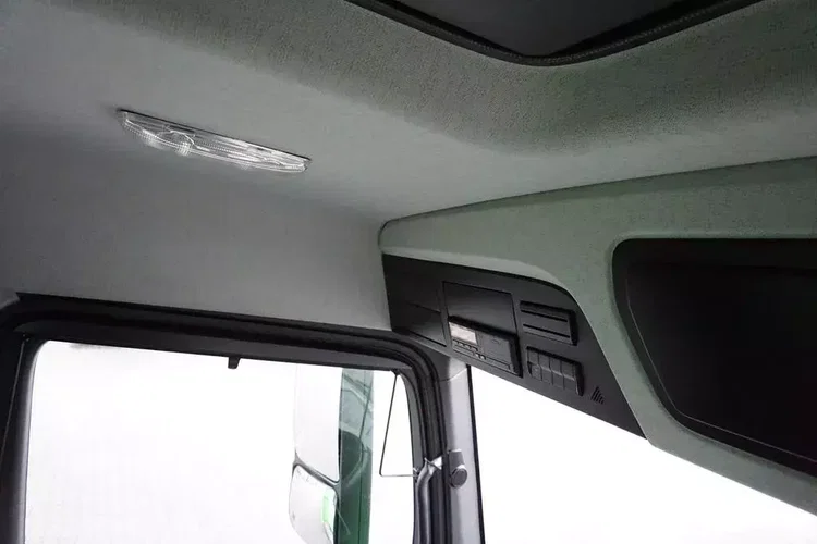 Mercedes AROCS / 3240 / 8 X 4 / TRIDEM / SKRZYNIOWY + HDS / HIAB 262 E – 7 / WYS. 19 M zdjęcie 26