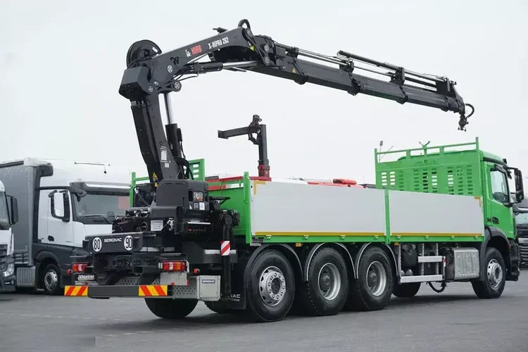 Mercedes AROCS / 3240 / 8 X 4 / TRIDEM / SKRZYNIOWY + HDS / HIAB 262 E – 7 / WYS. 19 M zdjęcie 29