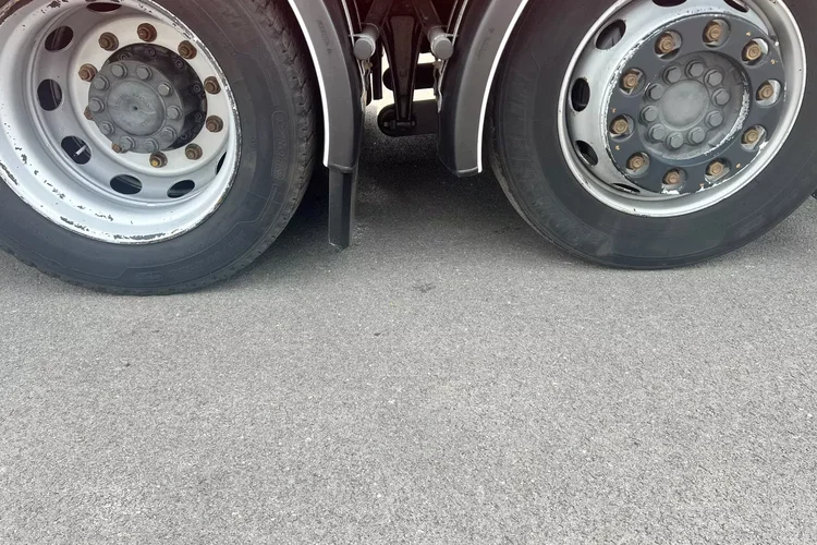 Mercedes 2545 BIGSPACE zdjęcie 13