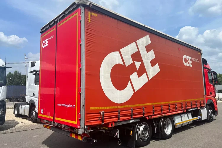 Mercedes 2545 BIGSPACE zdjęcie 5