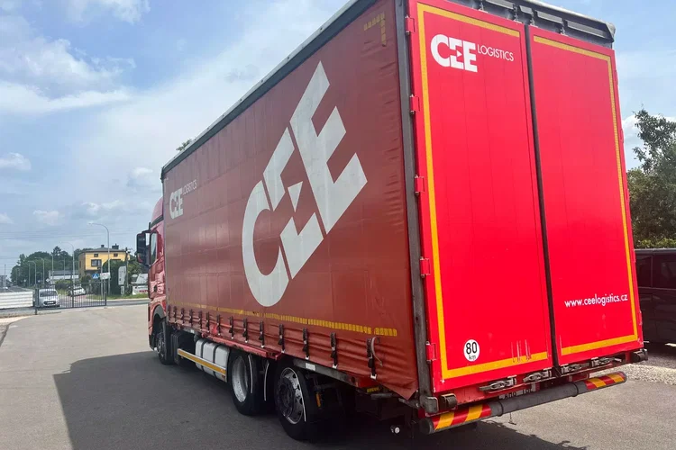 Mercedes 2545 BIGSPACE zdjęcie 7