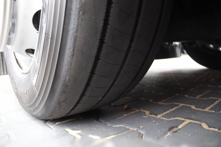 Mercedes -BENZ ACTROS 2548 / 6x2 / KLIMA POSTOJOWA / BIG SPACE / OŚ PODNOSZONA / PO ZŁOTYM KONTRAKCIE SERWISOWYM zdjęcie 17