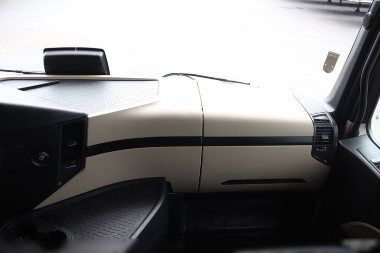 Mercedes -BENZ ACTROS 2548 / 6x2 / KLIMA POSTOJOWA / BIG SPACE / OŚ PODNOSZONA / PO ZŁOTYM KONTRAKCIE SERWISOWYM zdjęcie 34