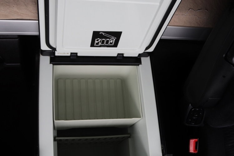 Mercedes -BENZ ACTROS 2548 / 6x2 / KLIMA POSTOJOWA / BIG SPACE / OŚ PODNOSZONA / PO ZŁOTYM KONTRAKCIE SERWISOWYM zdjęcie 38