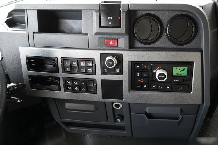 Renault T 440 / 13 LITROWY / RETARDER / KLIMATYZACJA POSTOJOWA / ALUFELGI / SPROWADZONA / 2017 ROK zdjęcie 30