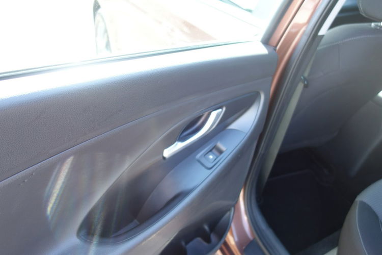 i30 HYUNDAI I 3O BENZYNA +GAZ zdjęcie 11