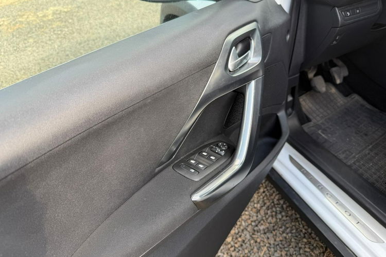 Peugeot 2008 Klimatronic, navi, dach panoramiczny, gwarancja zdjęcie 18
