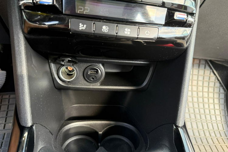 Peugeot 2008 Klimatronic, navi, dach panoramiczny, gwarancja zdjęcie 28