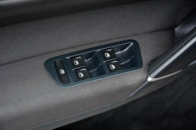 Volkswagen Golf Sportsvan 1.6TDI(110KM) DSG Radar ACC Navi 2xParktronic Klimatronic z Niemiec zdjęcie 33