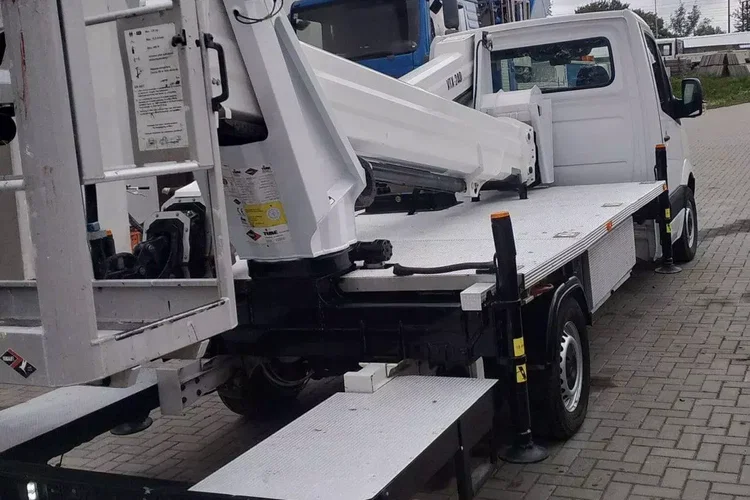Mercedes Sprinter Zwyżka Podnośnik Koszowy VERSALIFT VTX-240 UDT zdjęcie 5
